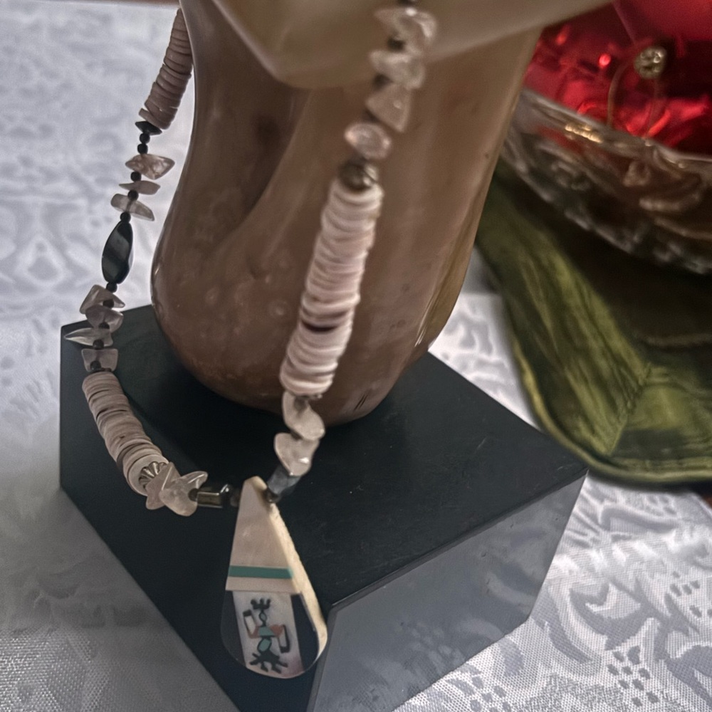 Vintage Navajo Mother of Pearl Shell pendant necklace